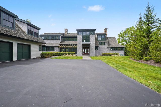 12410 Woodhull Landing, Fenton Charter Township, MI 48430