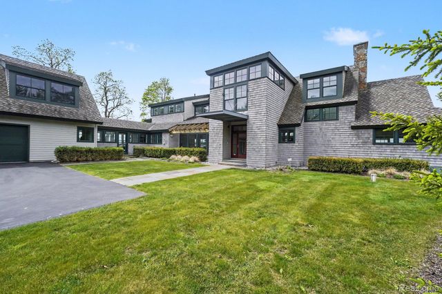 12410 Woodhull Landing, Fenton Charter Township, MI 48430
