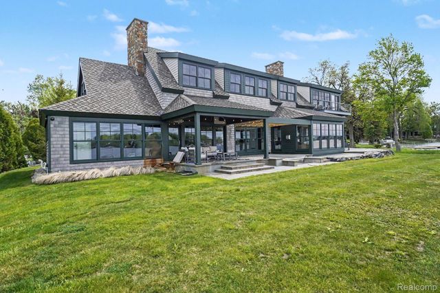 12410 Woodhull Landing, Fenton Charter Township, MI 48430