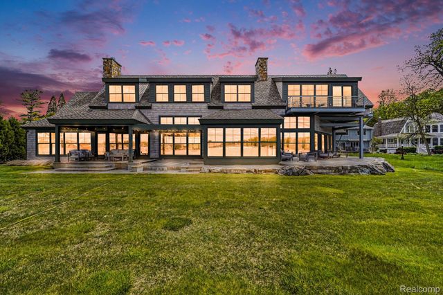 12410 Woodhull Landing, Fenton Charter Township, MI 48430