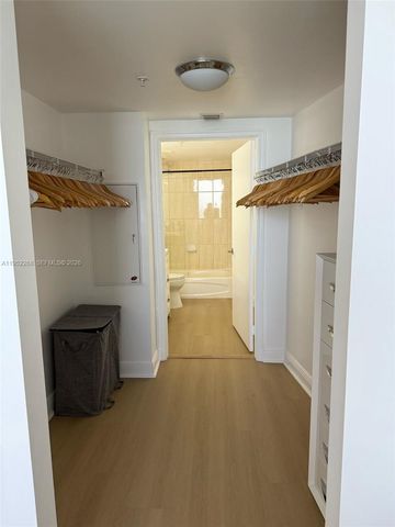 1750 N Bayshore Dr 5401, Miami, FL 33132