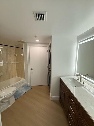 1750 N Bayshore Dr 5401, Miami, FL 33132