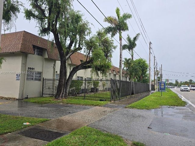 3901 SW 112th Avenue 38, Miami, FL 33165