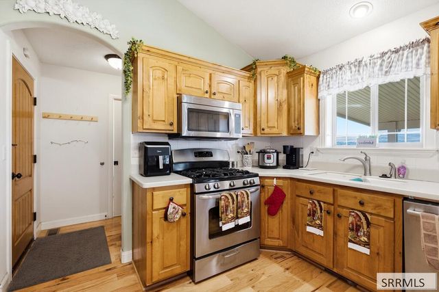 857 S Belle Arbor Drive, Idaho Falls, ID 83406