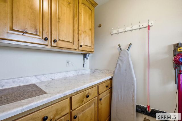 857 S Belle Arbor Drive, Idaho Falls, ID 83406