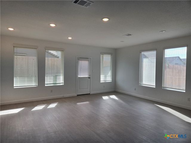 829 El Camino Court, Seguin, TX 78155