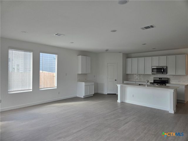 829 El Camino Court, Seguin, TX 78155