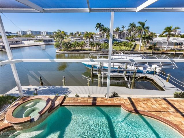 26 Palmview BLVD, Fort Myers Beach, FL 33931