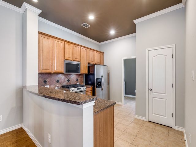 15741 Seabolt 28, Addison, TX 75001