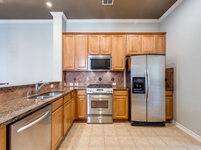 15741 Seabolt 28, Addison, TX 75001