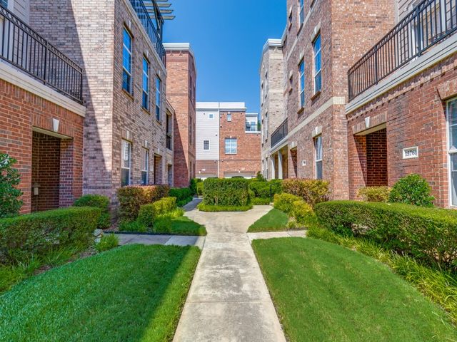 15741 Seabolt 28, Addison, TX 75001