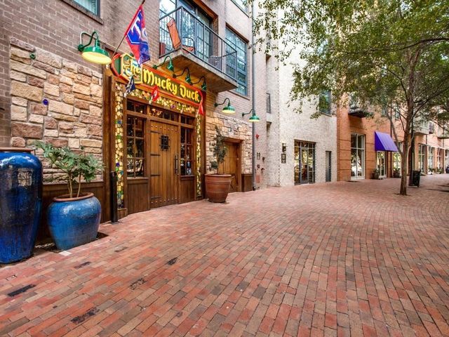 15741 Seabolt 28, Addison, TX 75001