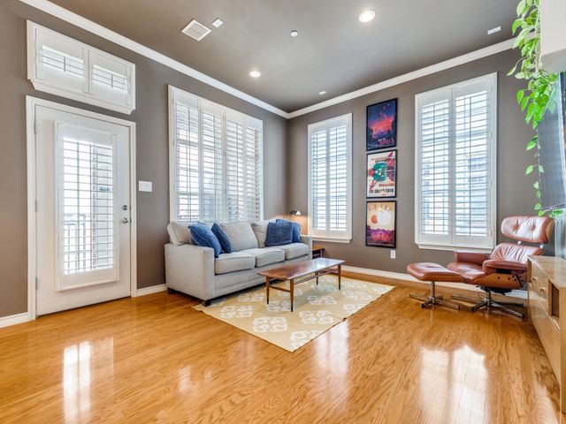 15741 Seabolt 28, Addison, TX 75001