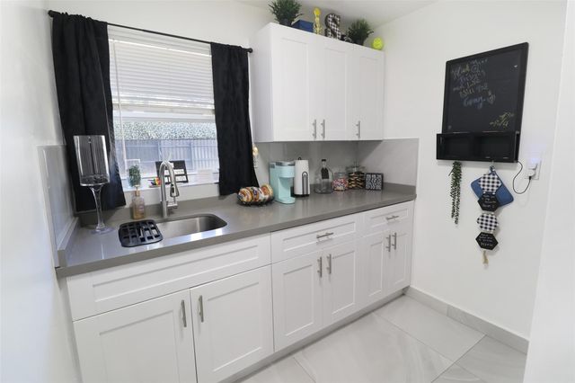 707 NE 15th Street, Fort Lauderdale, FL 33304