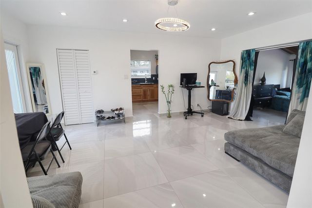 707 NE 15th Street, Fort Lauderdale, FL 33304