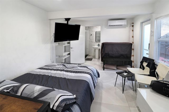 707 NE 15th Street, Fort Lauderdale, FL 33304