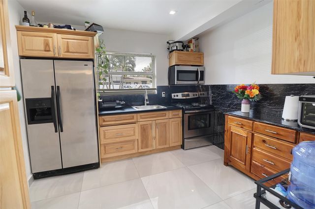 707 NE 15th Street, Fort Lauderdale, FL 33304