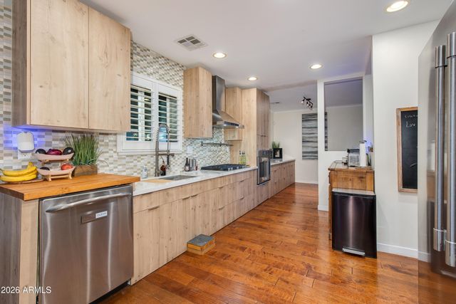 6713 E ALMERIA Road, Scottsdale, AZ 85257