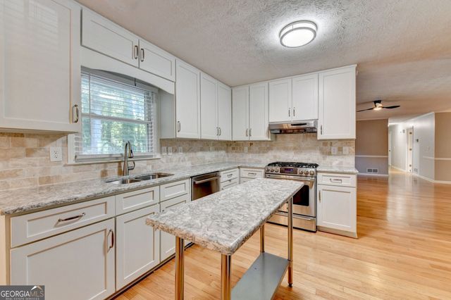 673 Steeple Chase Drive, Lawrenceville, GA 30044