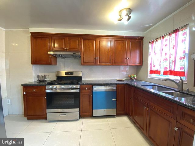 12673 BISCAYNE DR, Philadelphia, PA 19154