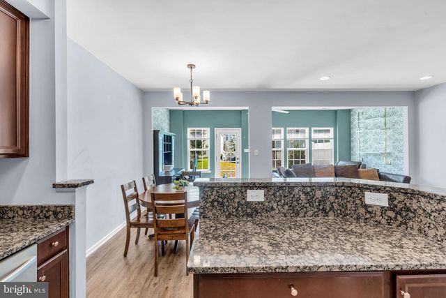 31 SUNDANCE DR, Hamilton, NJ 08619