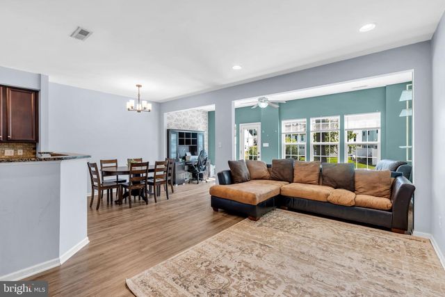 31 SUNDANCE DR, Hamilton, NJ 08619