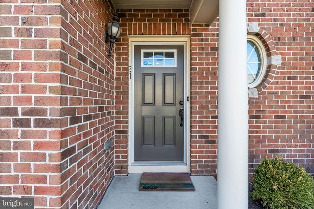 31 SUNDANCE DR, Hamilton, NJ 08619