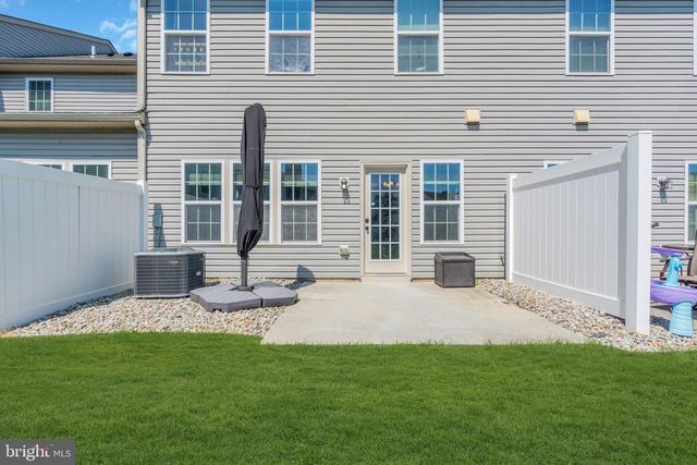 31 SUNDANCE DR, Hamilton, NJ 08619
