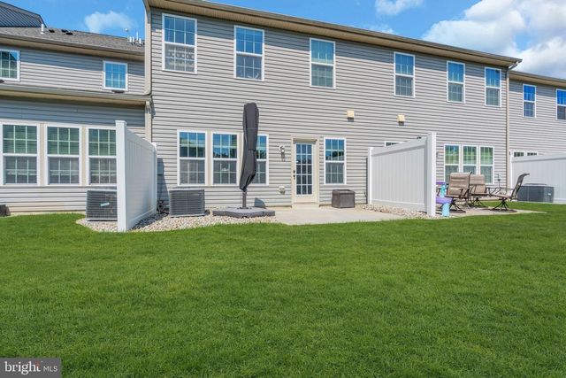 31 SUNDANCE DR, Hamilton, NJ 08619