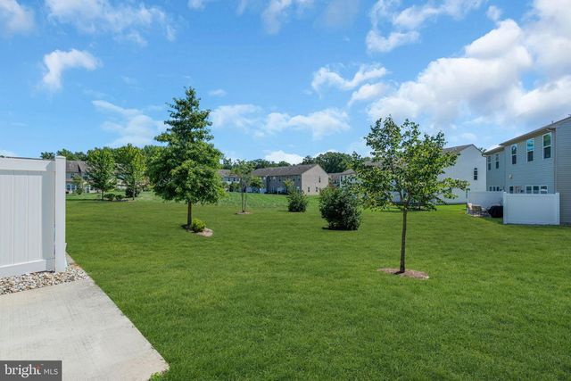 31 SUNDANCE DR, Hamilton, NJ 08619