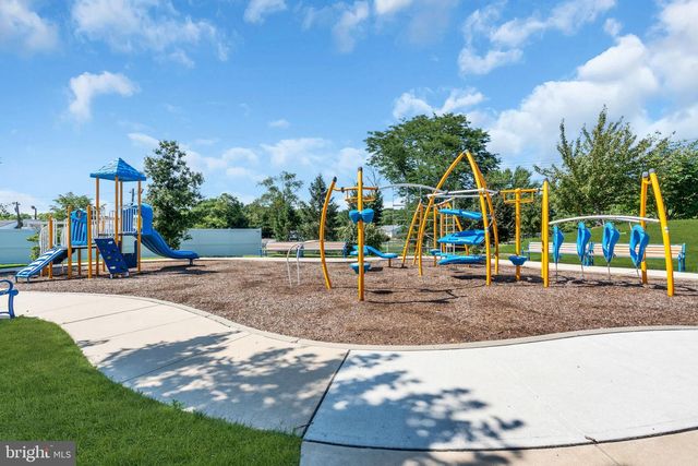 31 SUNDANCE DR, Hamilton, NJ 08619