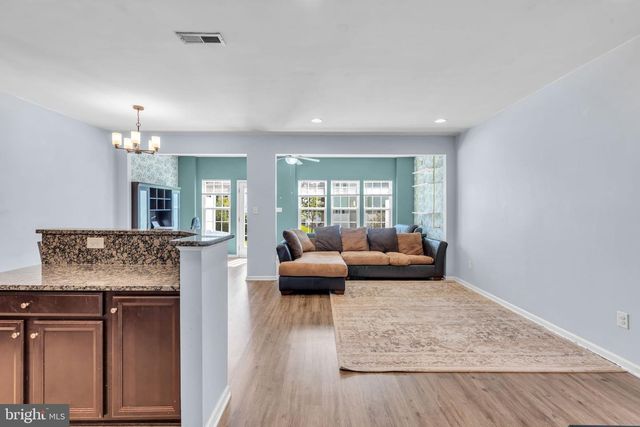 31 SUNDANCE DR, Hamilton, NJ 08619