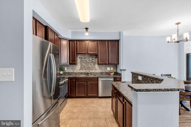 31 SUNDANCE DR, Hamilton, NJ 08619