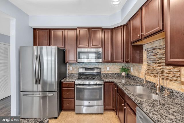 31 SUNDANCE DR, Hamilton, NJ 08619
