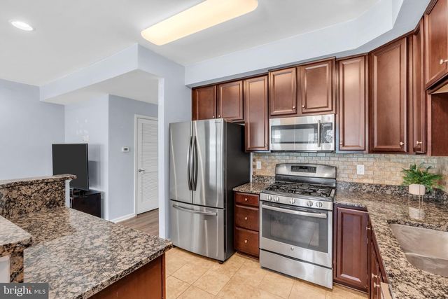 31 SUNDANCE DR, Hamilton, NJ 08619