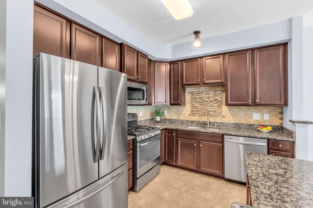 31 SUNDANCE DR, Hamilton, NJ 08619