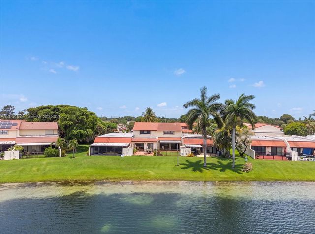 19113 NW 64th Ct, Hialeah, FL 33015