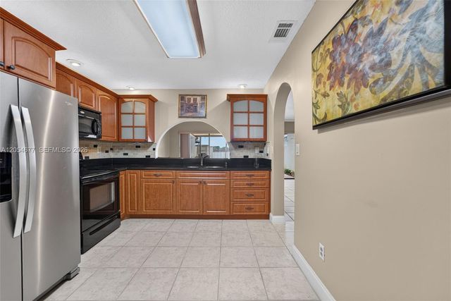 19113 NW 64th Ct, Hialeah, FL 33015