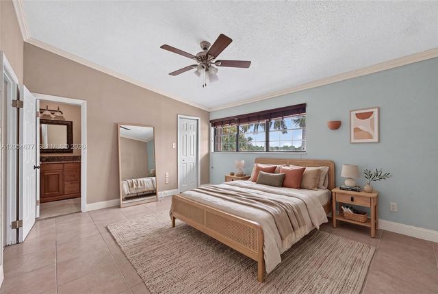 19113 NW 64th Ct, Hialeah, FL 33015