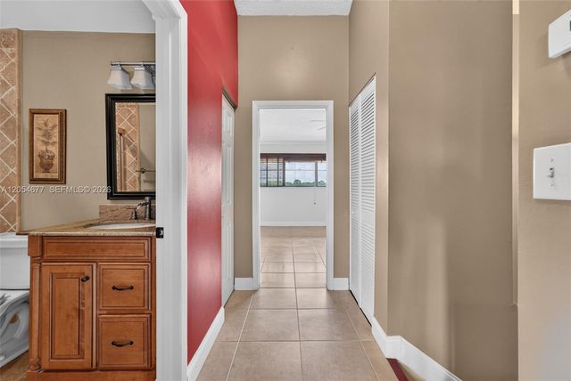 19113 NW 64th Ct, Hialeah, FL 33015