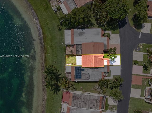 19113 NW 64th Ct, Hialeah, FL 33015
