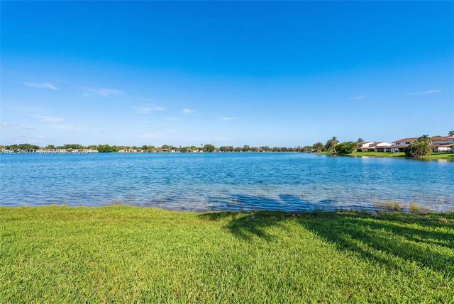 19113 NW 64th Ct, Hialeah, FL 33015