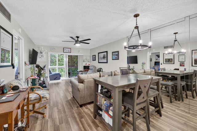 8400 Lagos De Campo Boulevard 303, Tamarac, FL 33321