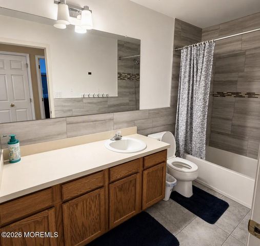12 Durham Drive, Columbus, NJ 08022