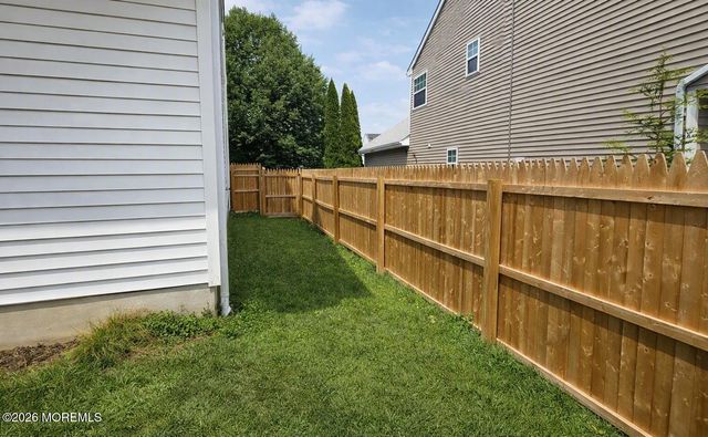 12 Durham Drive, Columbus, NJ 08022