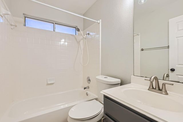 201 Orchard WAY, Hutto, TX 78634