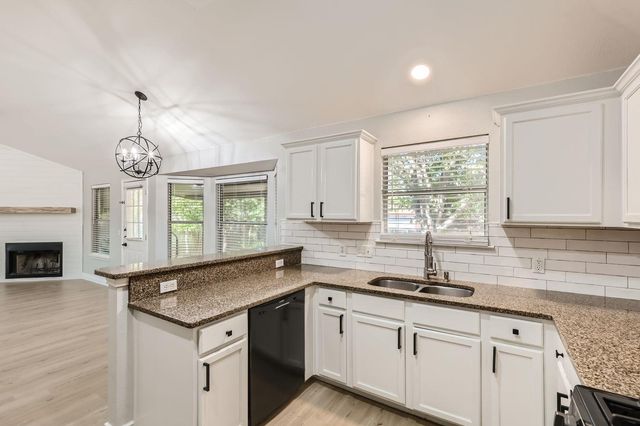 201 Orchard WAY, Hutto, TX 78634