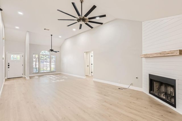 201 Orchard WAY, Hutto, TX 78634