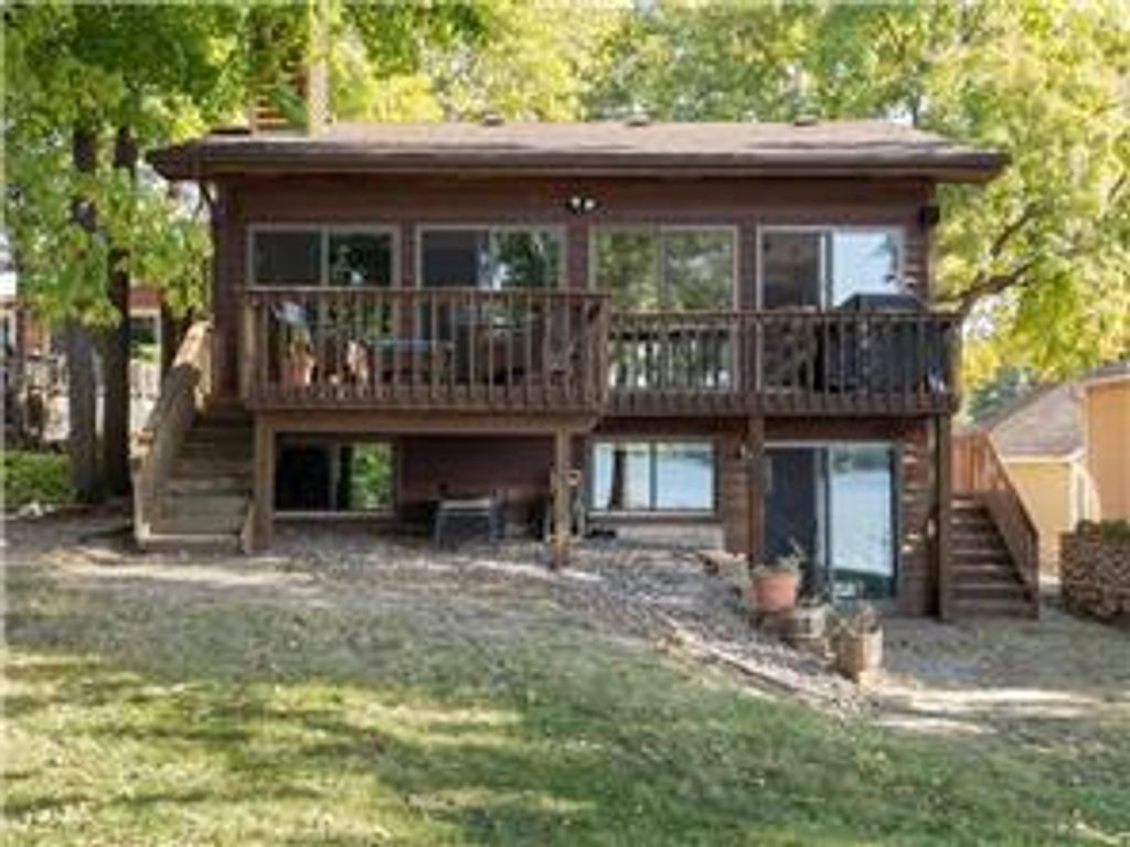 1555 Bluebird Lane, Mound, MN 55364