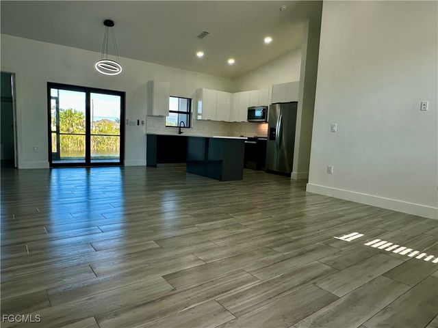 2309 NW 6th ST, Cape Coral, FL 33993